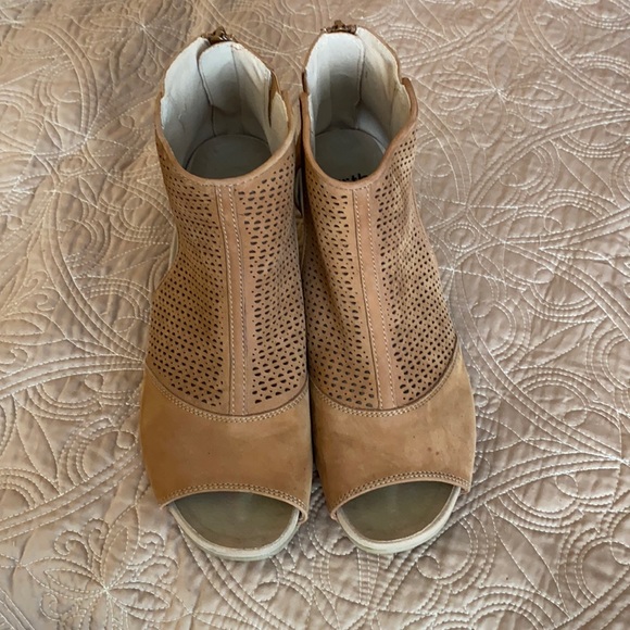 Earth Shoes - Earth Ivy Sahara Summer Leather Bootie